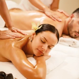 Massage bien-être en duo dans un cadre chaleureux et apaisant chez Cévennes Bien-Être